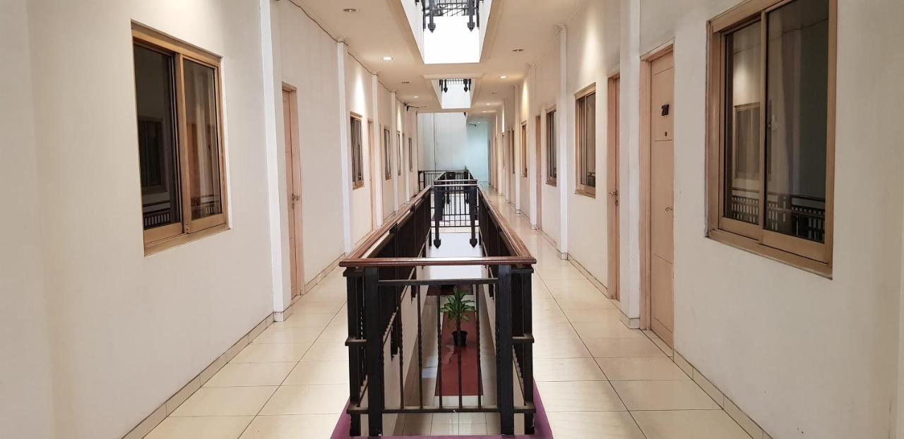 Hotel Dequr Jakarta Kota Exterior foto