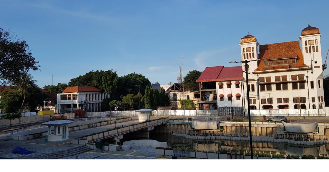 Hotel Dequr Jakarta Kota Exterior foto